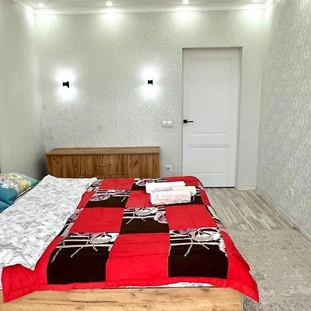 Central Apartment Bishkek Exteriör bild
