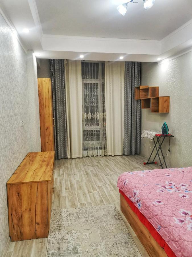 Central Apartment Bishkek Exteriör bild